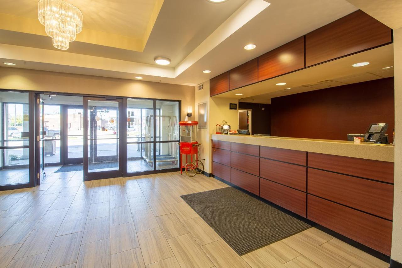 Red Roof Inn & Suites Indianapolis Airport Buitenkant foto