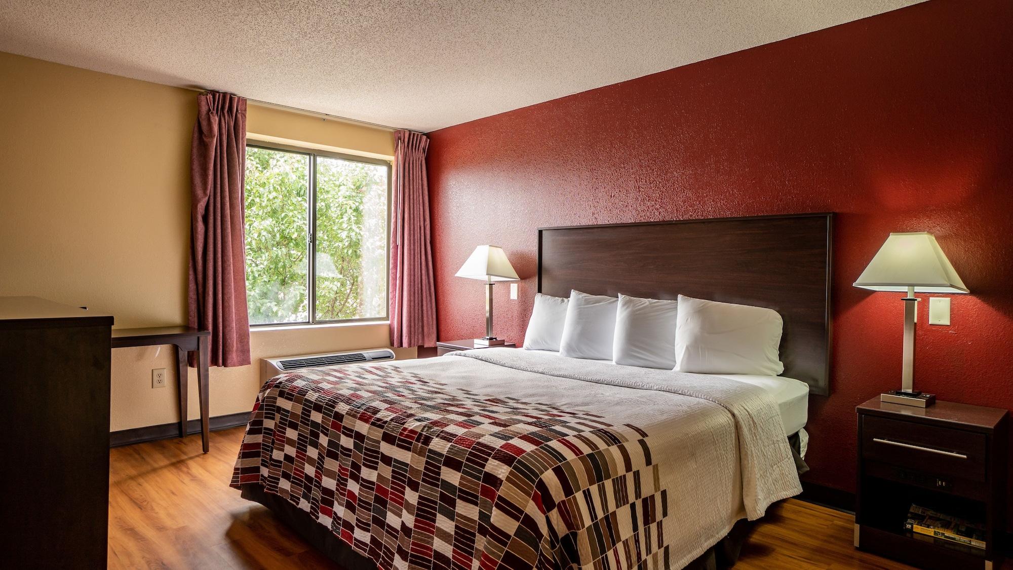 Red Roof Inn & Suites Indianapolis Airport Buitenkant foto