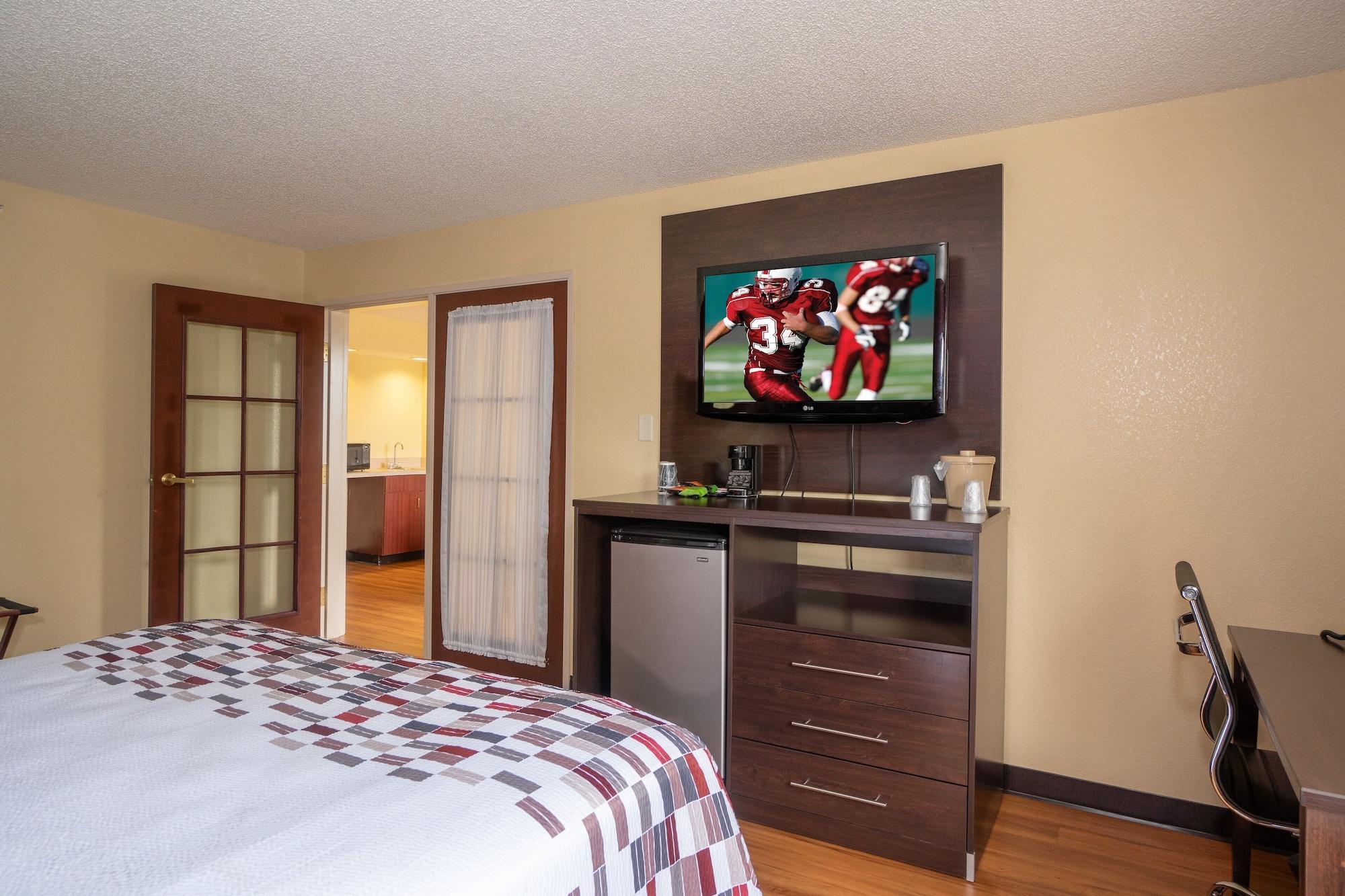 Red Roof Inn & Suites Indianapolis Airport Buitenkant foto
