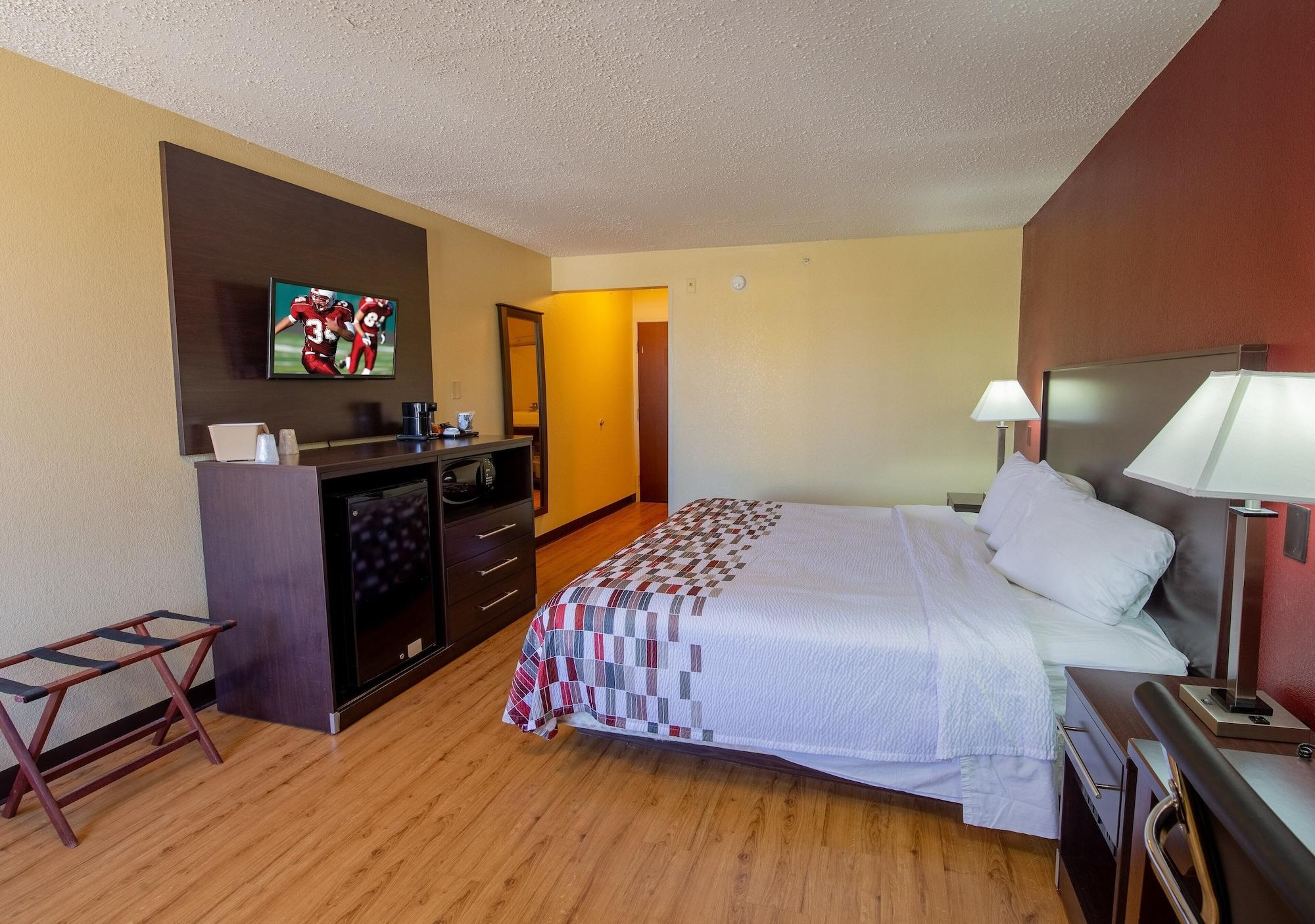 Red Roof Inn & Suites Indianapolis Airport Buitenkant foto