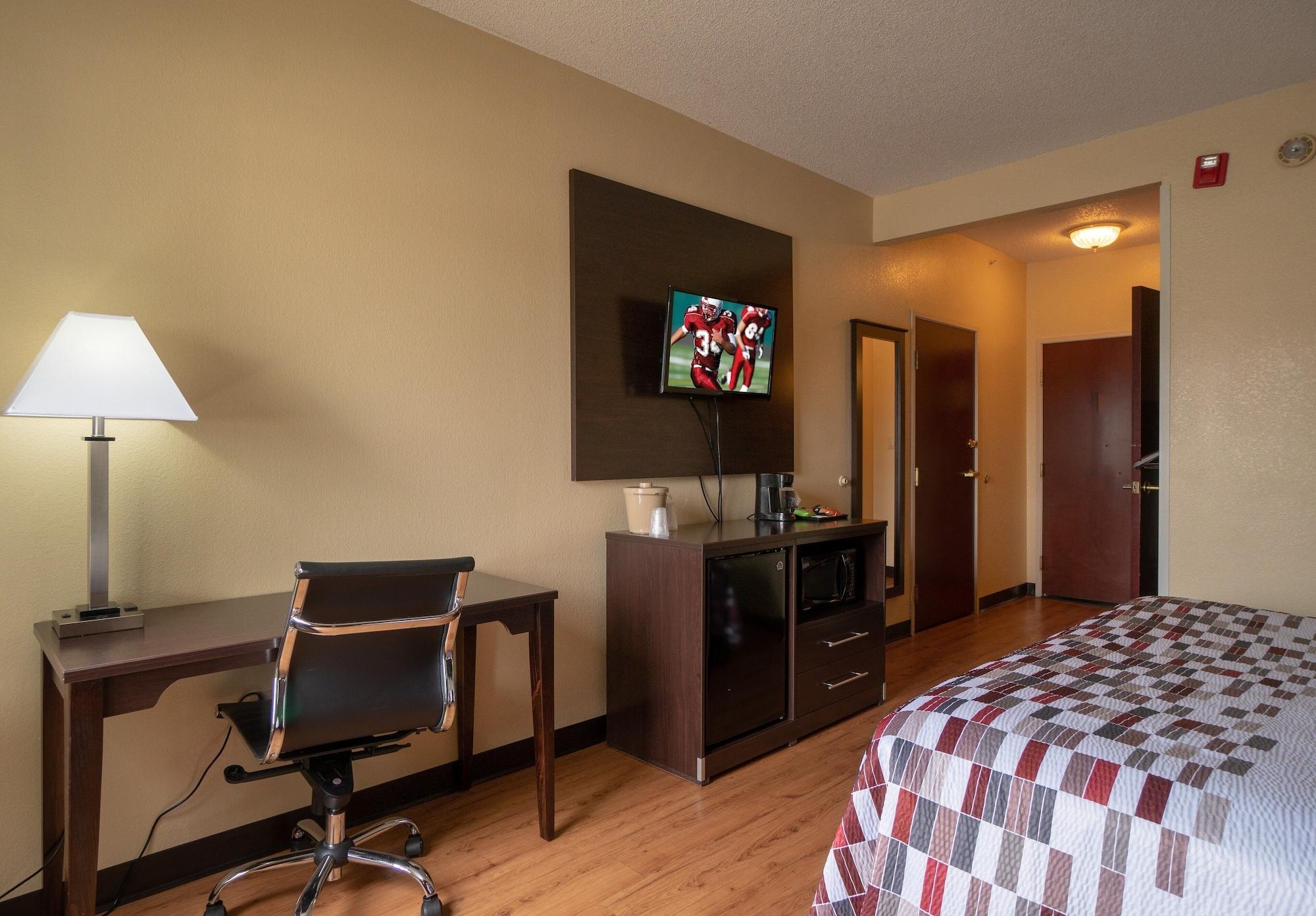 Red Roof Inn & Suites Indianapolis Airport Buitenkant foto