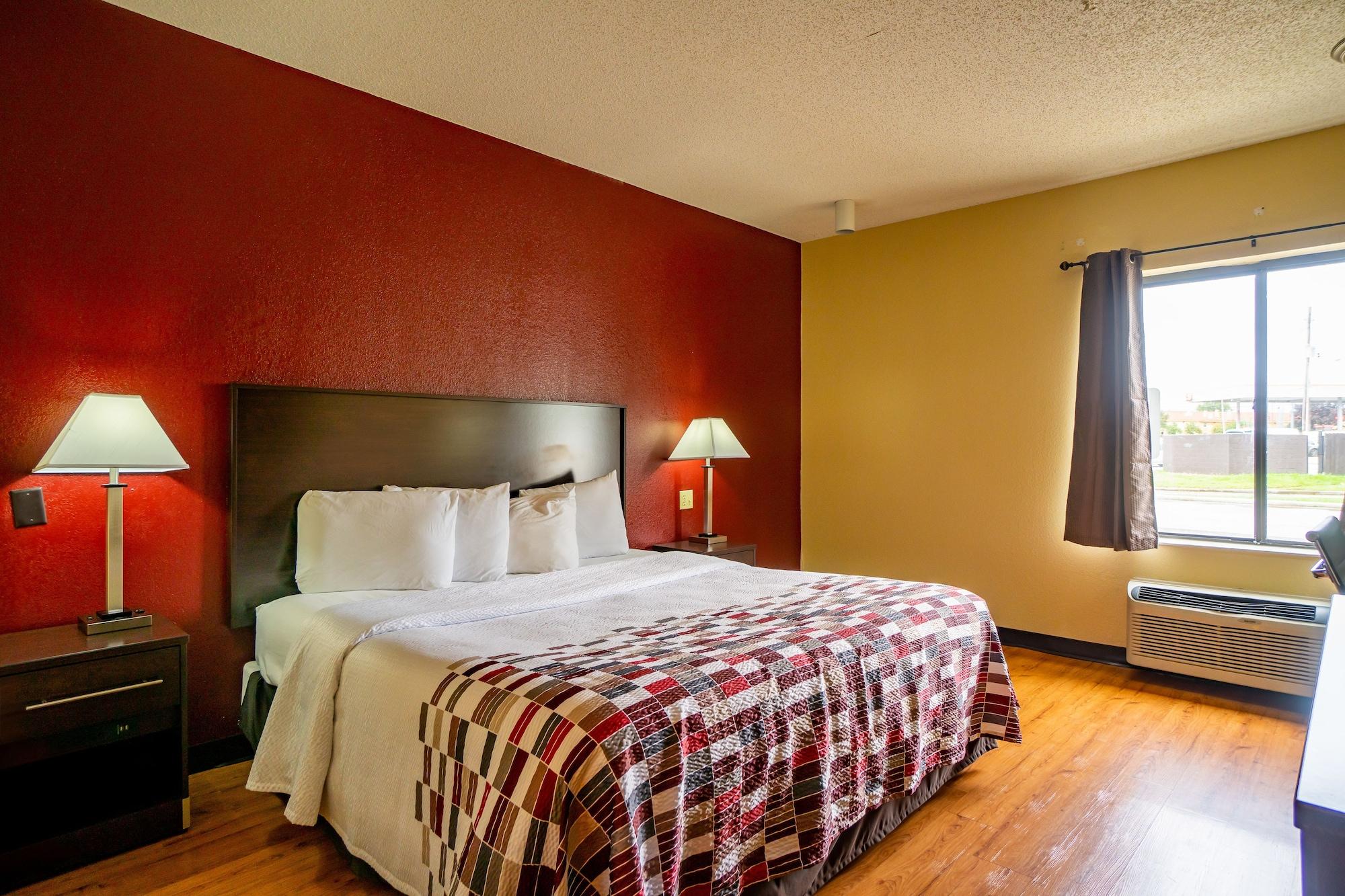 Red Roof Inn & Suites Indianapolis Airport Buitenkant foto