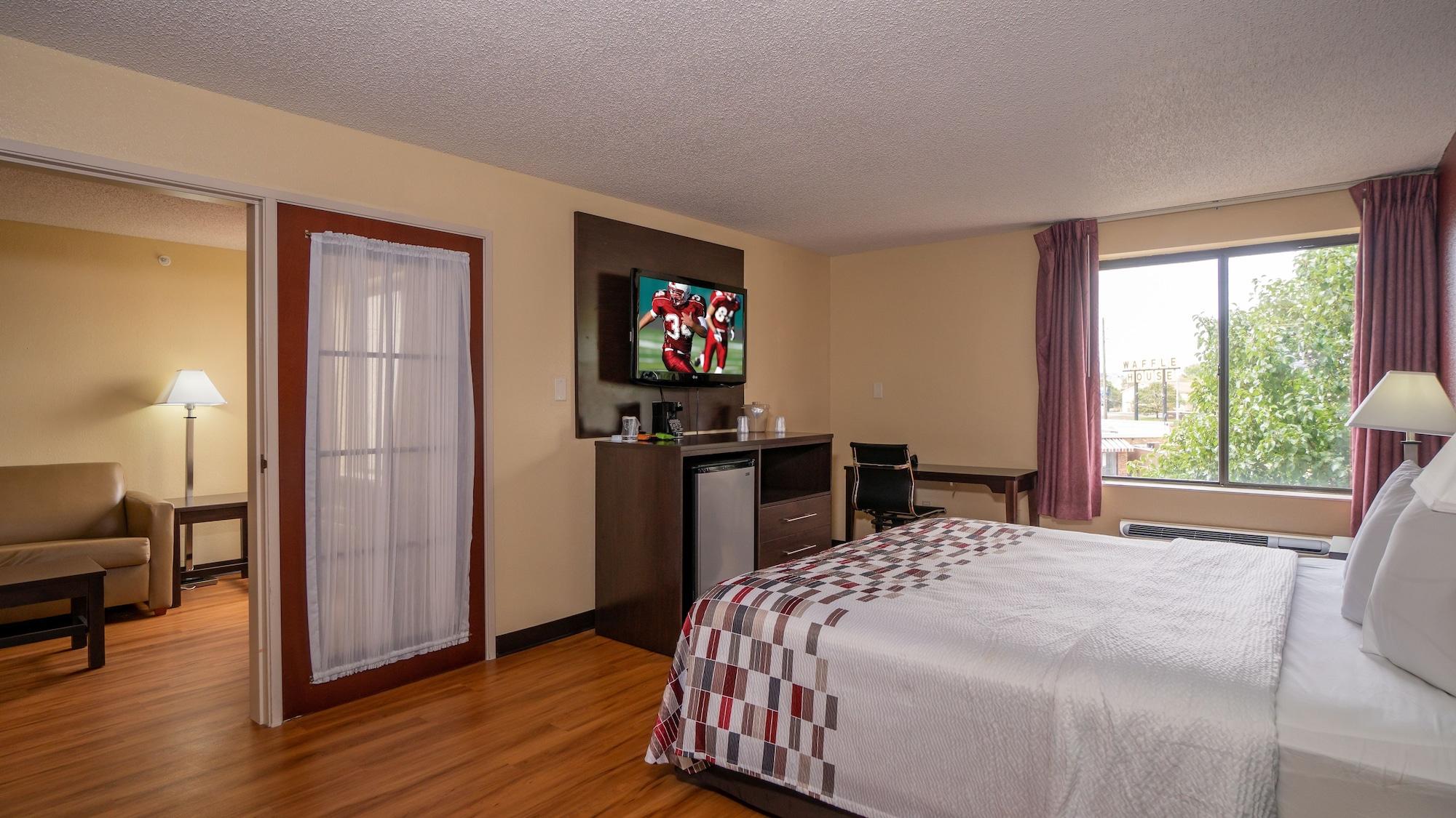 Red Roof Inn & Suites Indianapolis Airport Buitenkant foto